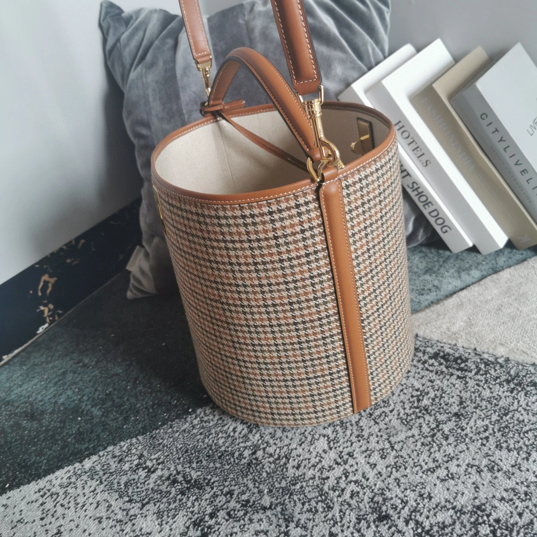 195573 BUCKET 16 item:B-B092B1215