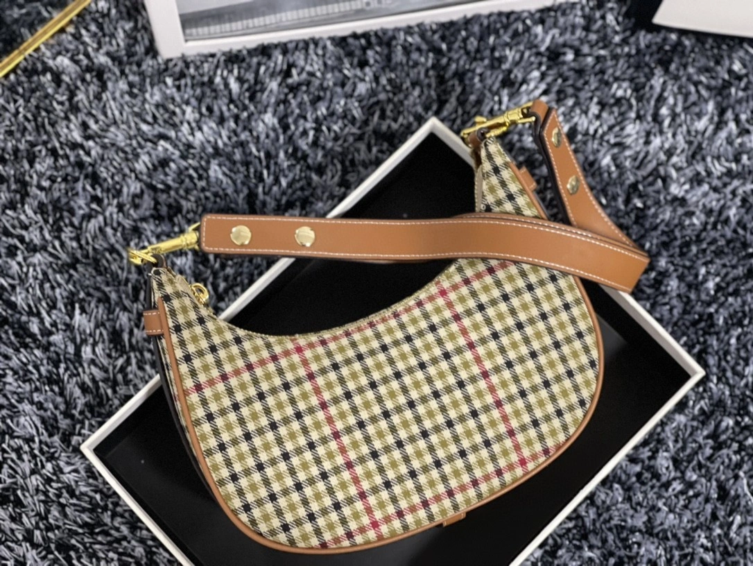196922 AVA STRAP item : BT-B225D0622W