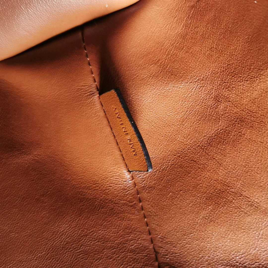 197143 STRAP BOX item:B-B070B1264