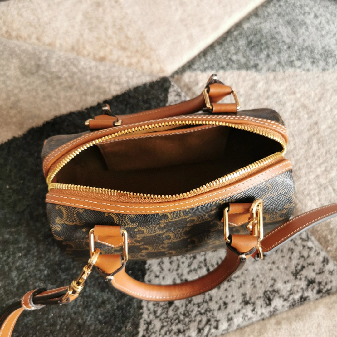 197582 cowhide TRIOMPHE CANVAS item:B-B067B1321
