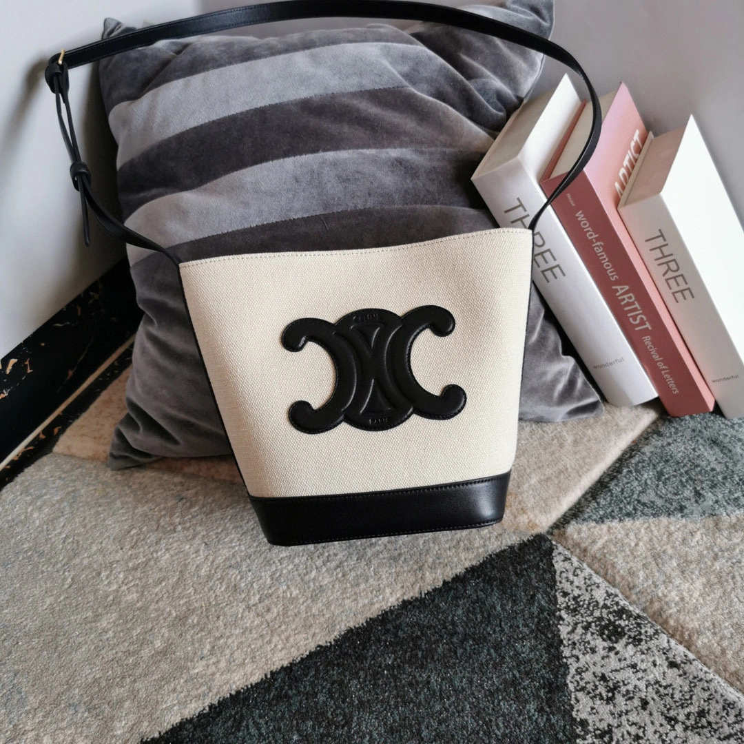 &198242 2022 CUIR cowhide item:B-B075B1309