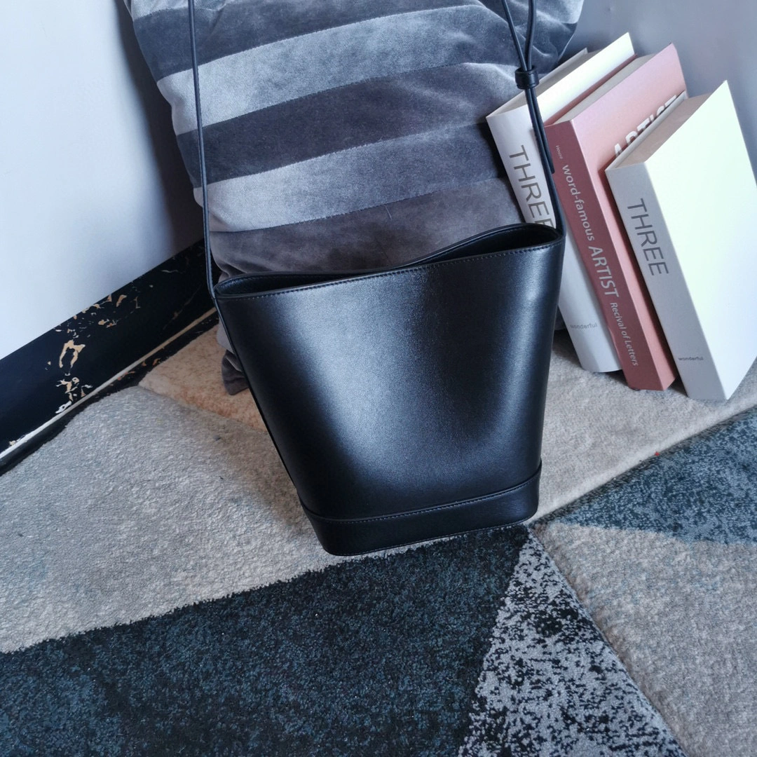 198243 2022 CUIR cowhide item:B-B085B1330