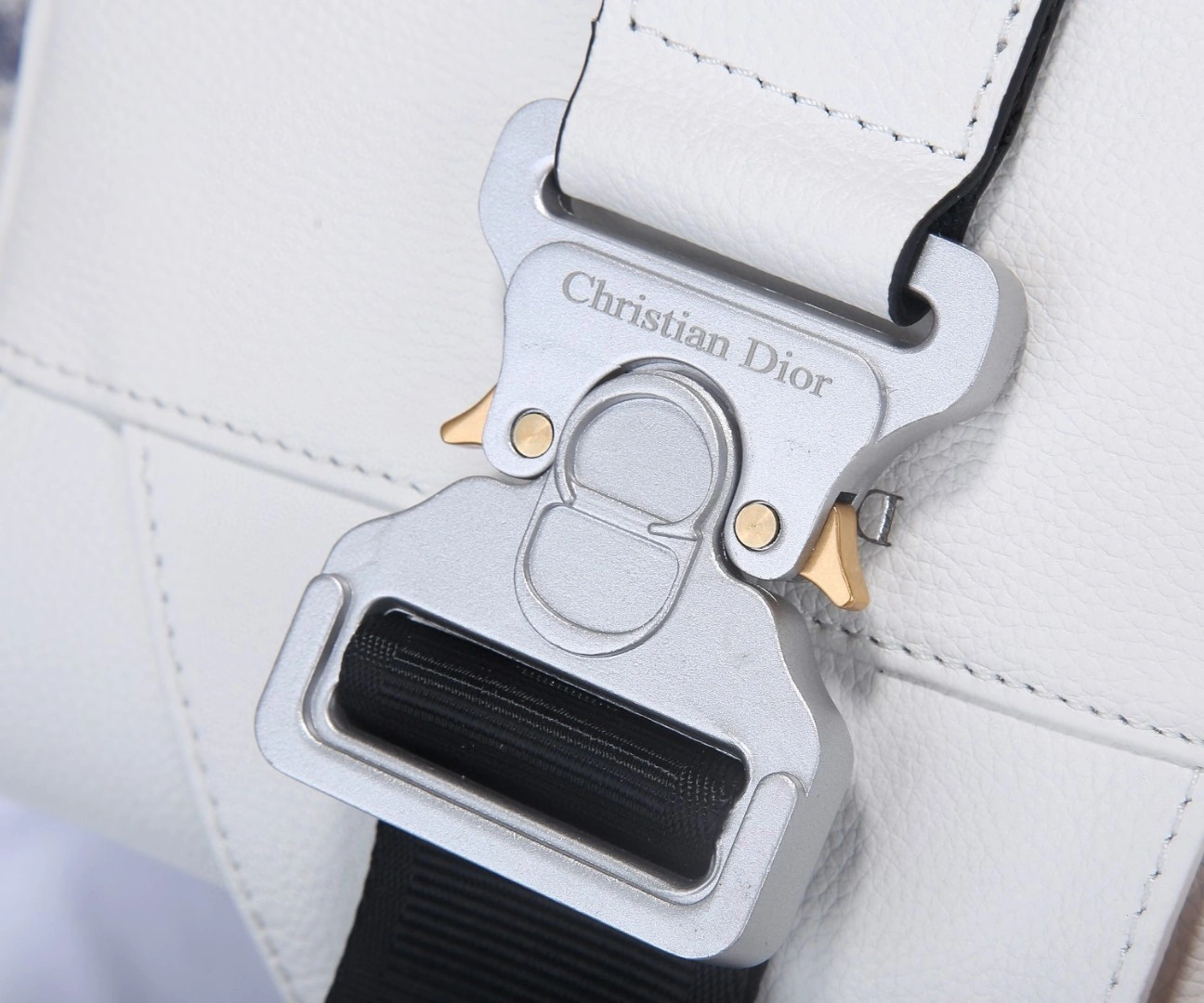 1ADPO Calfskin saddle item : BT-B225C1902