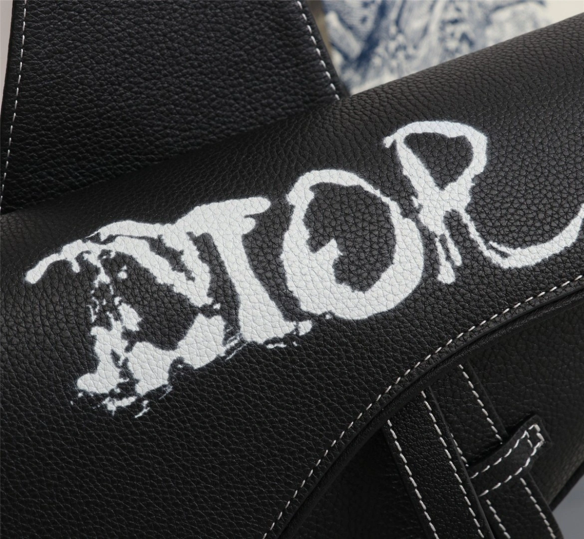 1ADPO Calfskin saddle item : BT-B225C1904