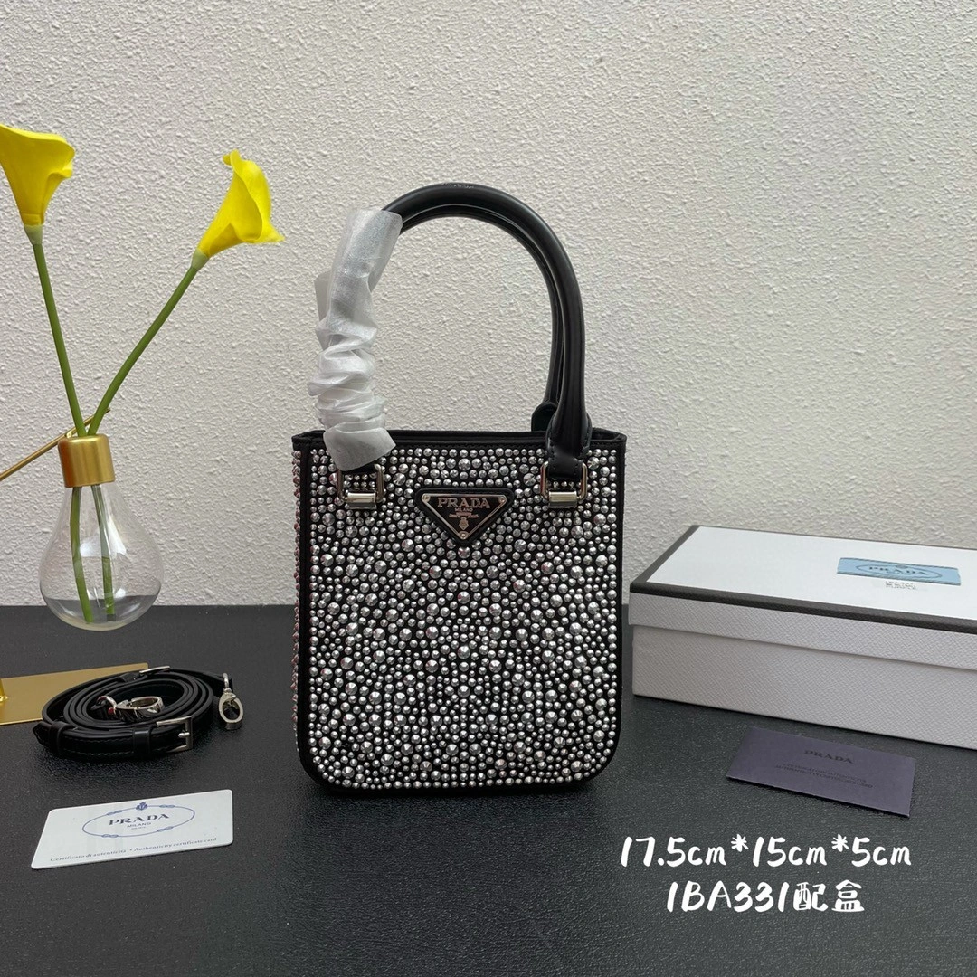 1BA331 Duchesse item : BT-B225C1821
