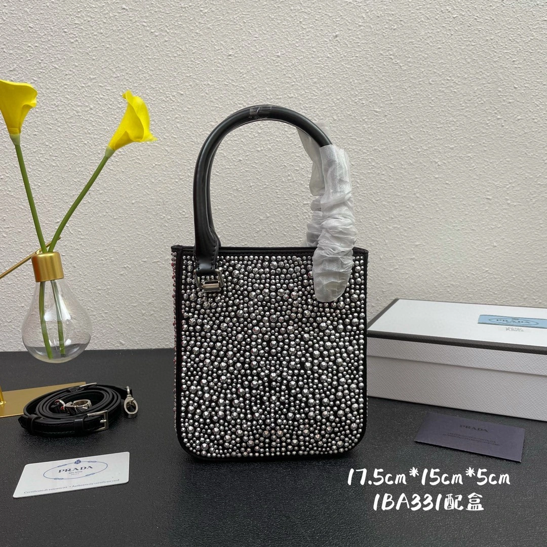 1BA331 Duchesse item : BT-B225C1821