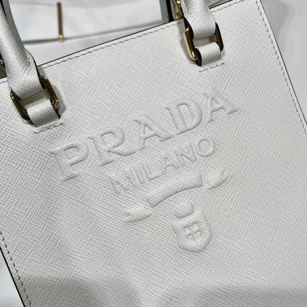 1BA333 cowhide Saffiano item : BT-B225C1804