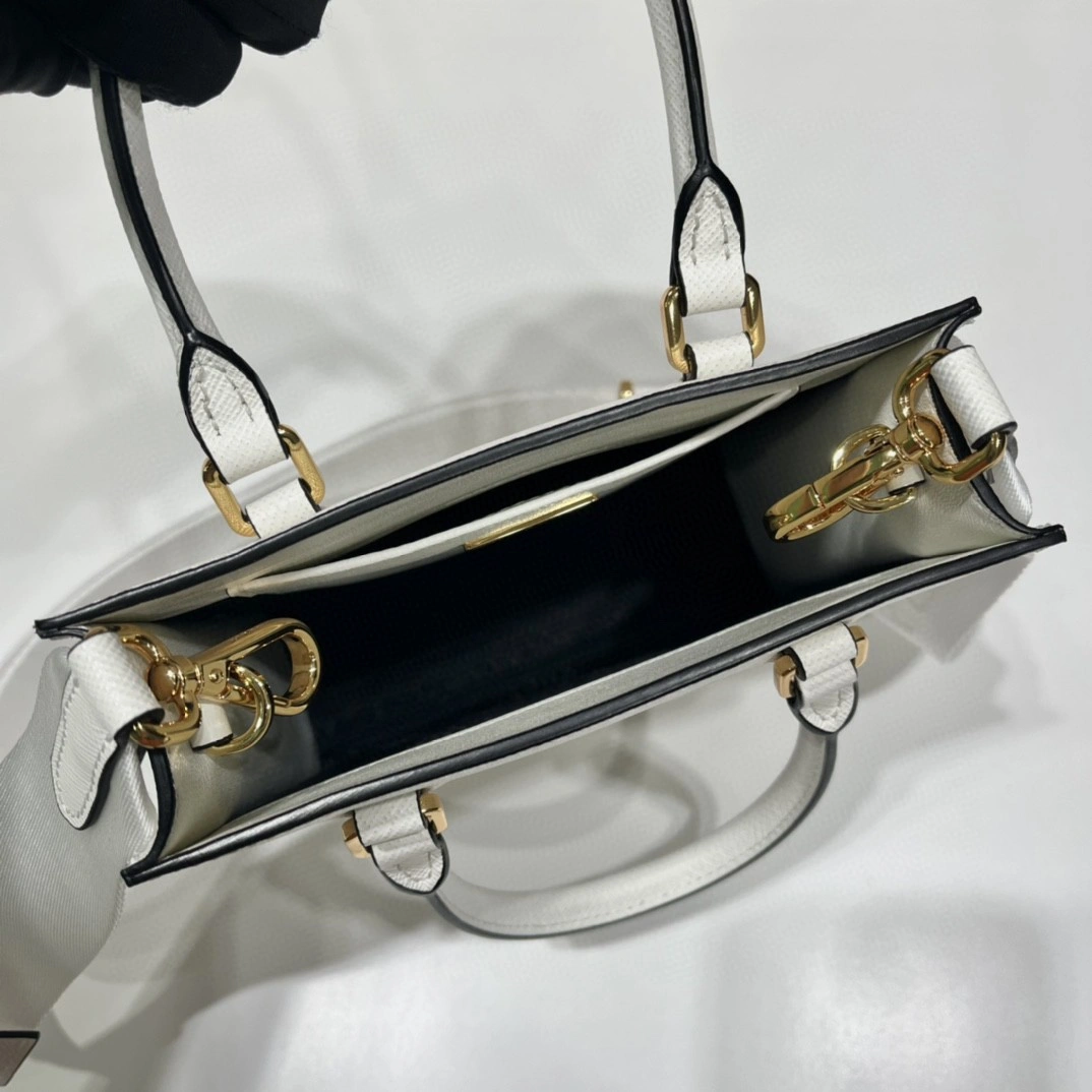 1BA333 cowhide Saffiano item : BT-B225C1804