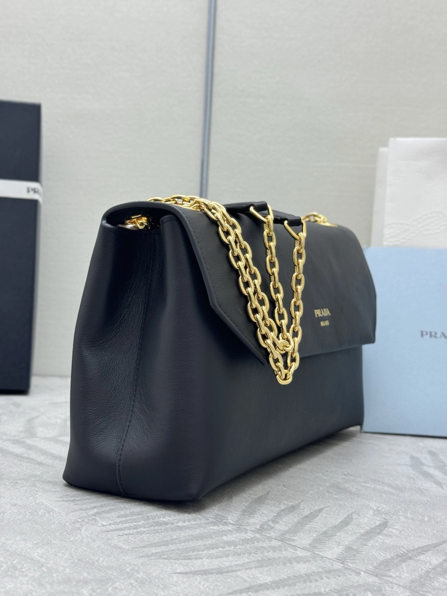 MOMO-- Pr141 1BA463-1BD371_2CYS_F0002 high quality version Calfskin sheepskin item:E-B000K0626
