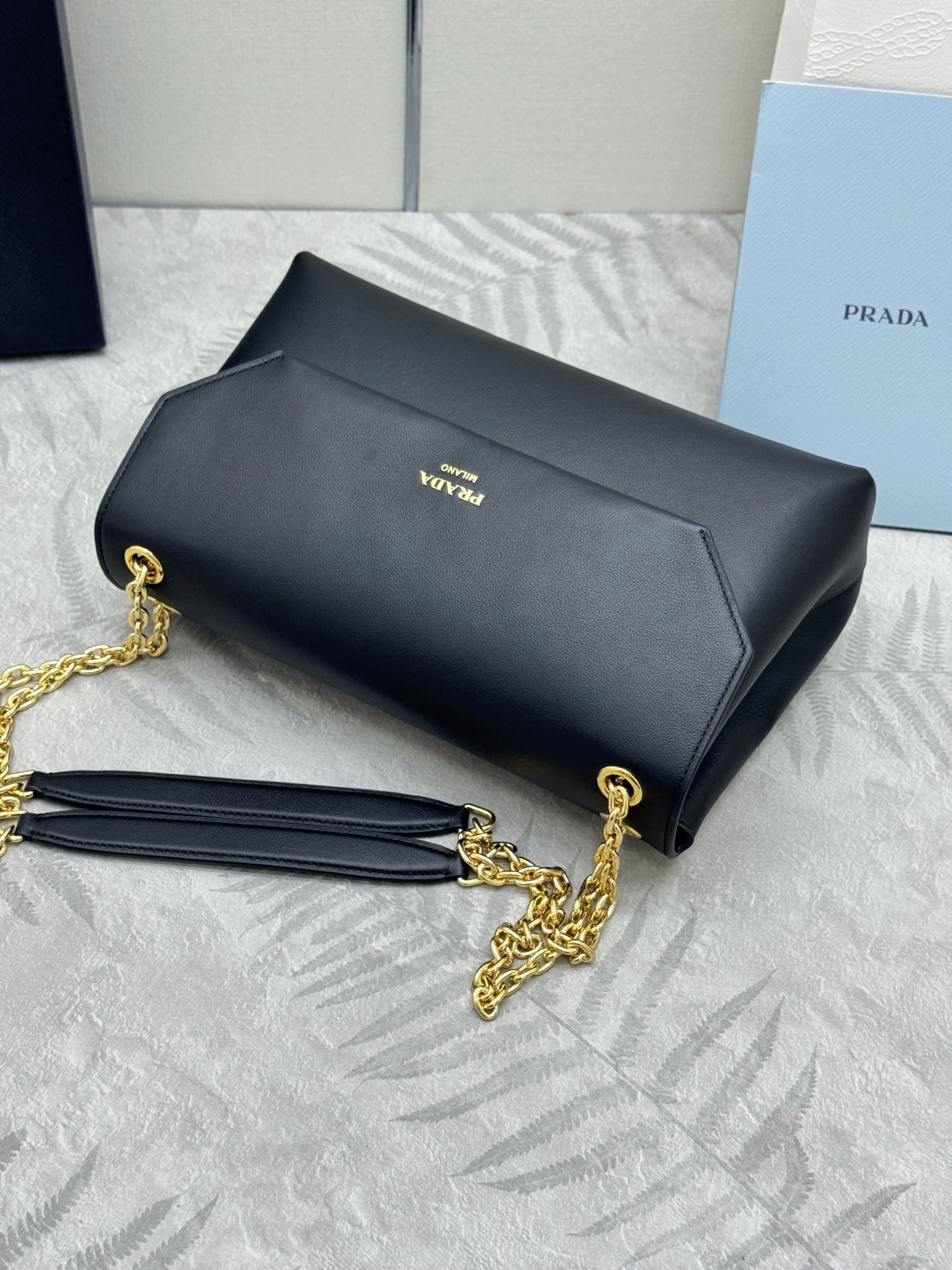 MOMO-- Pr141 1BA463-1BD371_2CYS_F0002 high quality version Calfskin sheepskin item:E-B000K0626