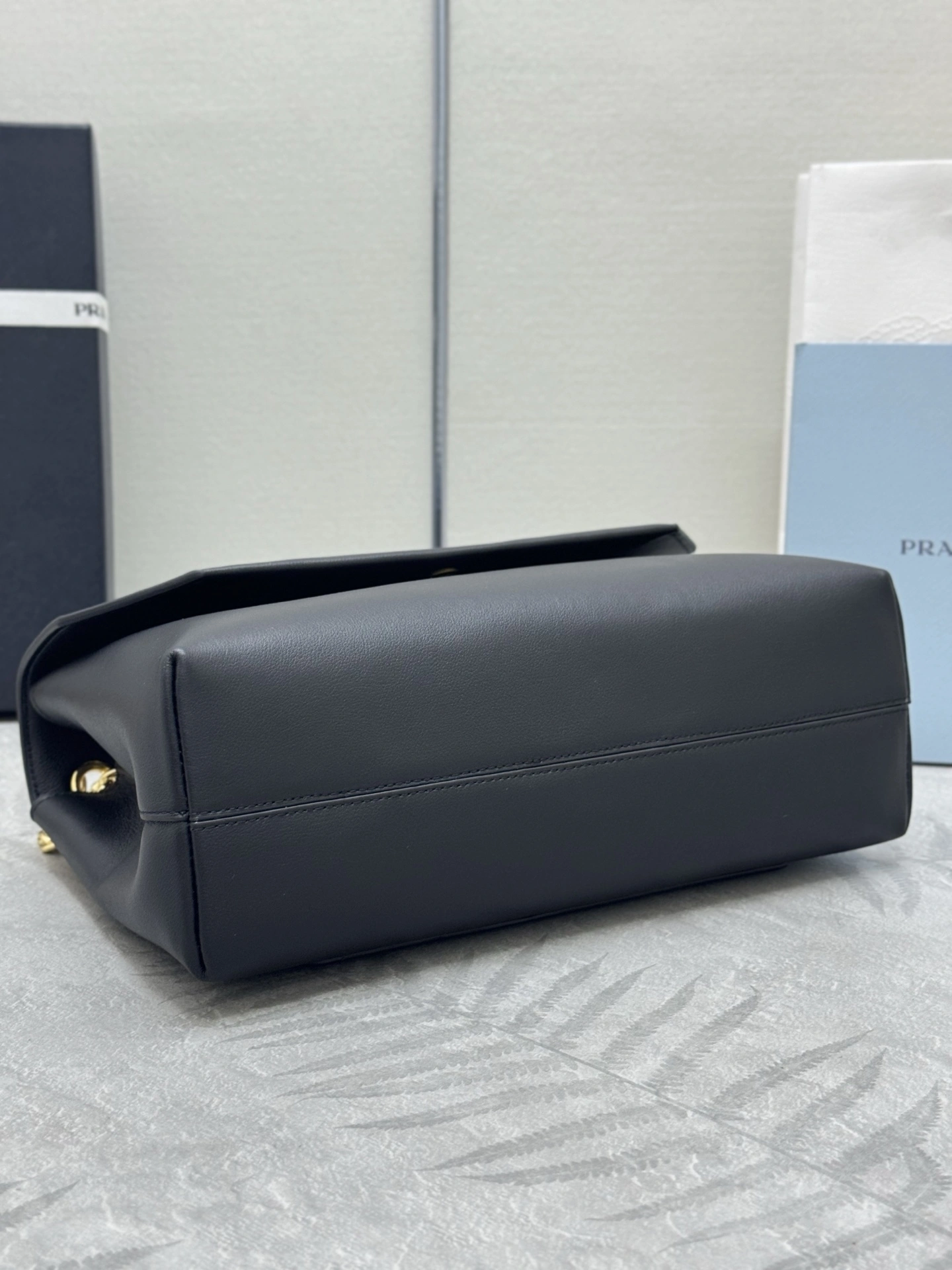 MOMO-- Pr141 1BA463-1BD371_2CYS_F0002 high quality version Calfskin sheepskin item:E-B000K0626