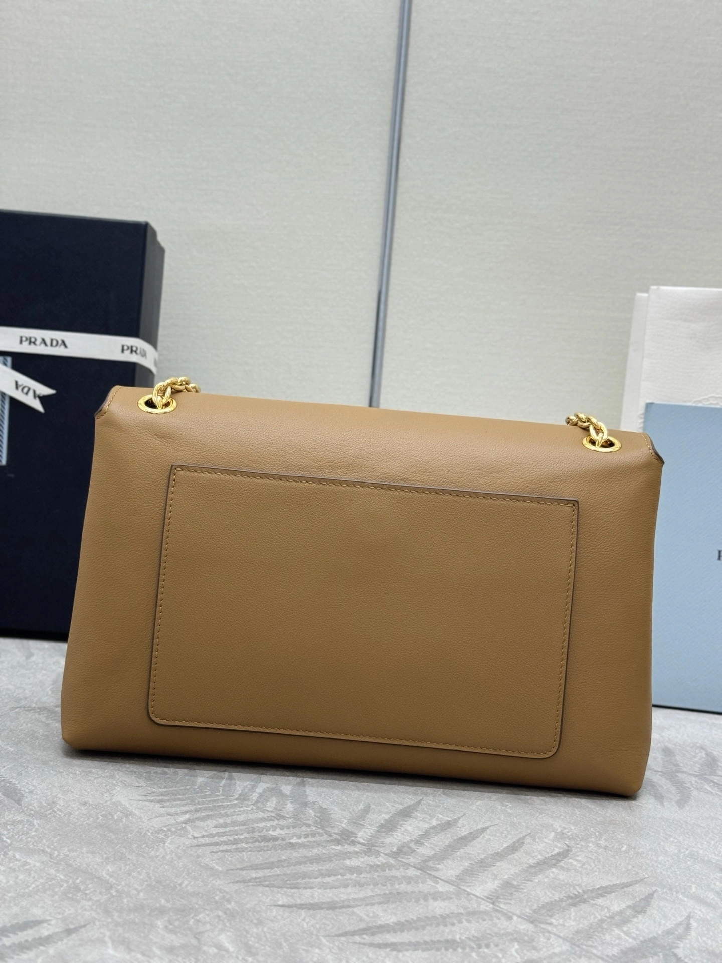 MOMO--Pr141 1BA463-1BD371_2CYS_F03BH high quality version Calfskin sheepskin item:E-B000K0629