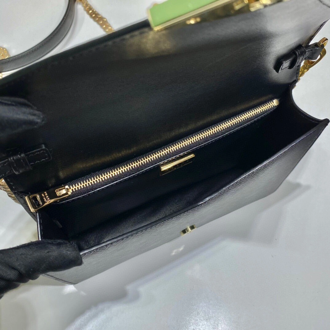 1BD318 Saffiano Lambskin item : BT-B000B2762