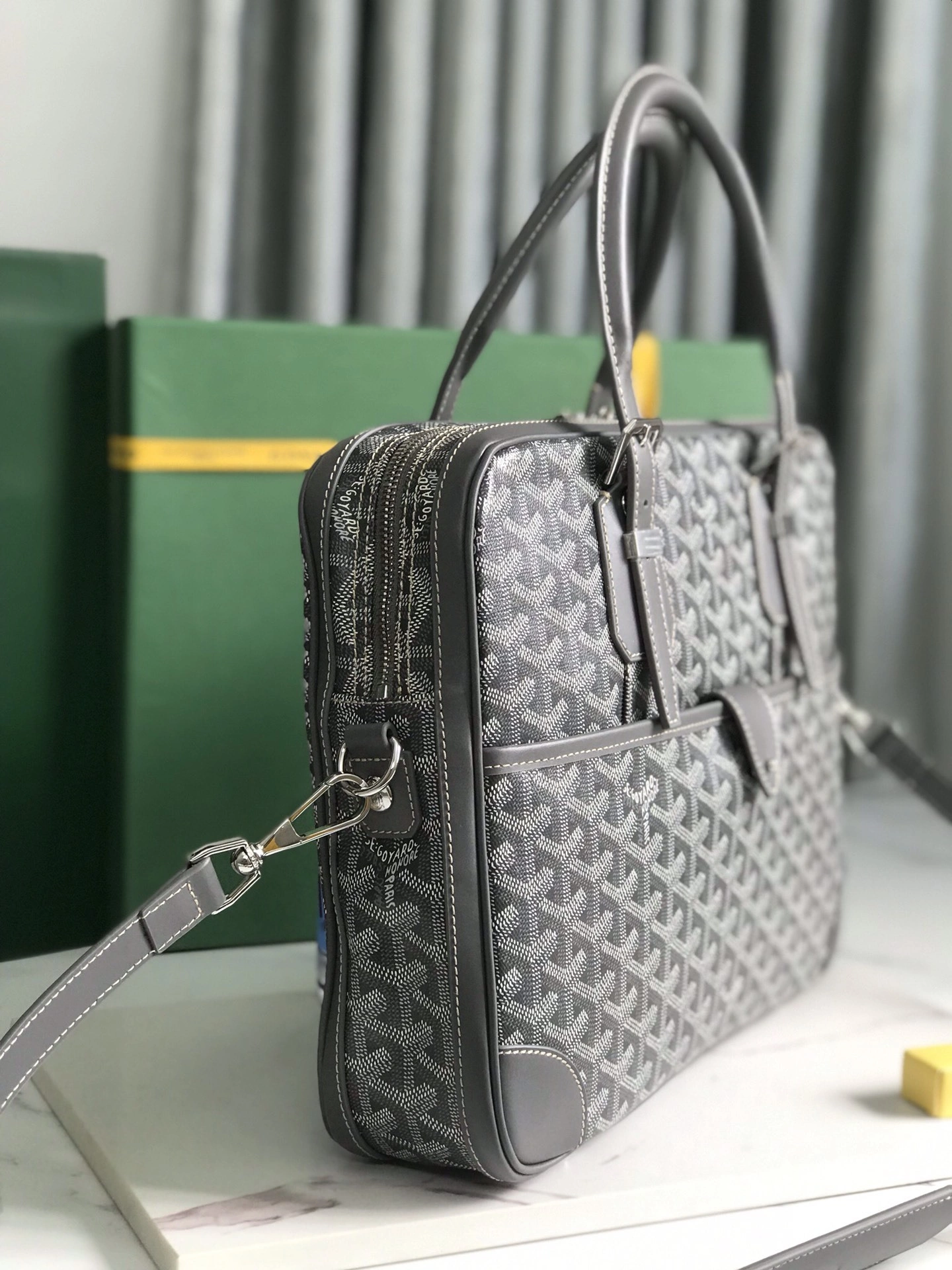 MOMO-- 6oy1r4 AMBASSPMLTY-51CL51P high quality version Ambassad messagebag item:F-B664A2353