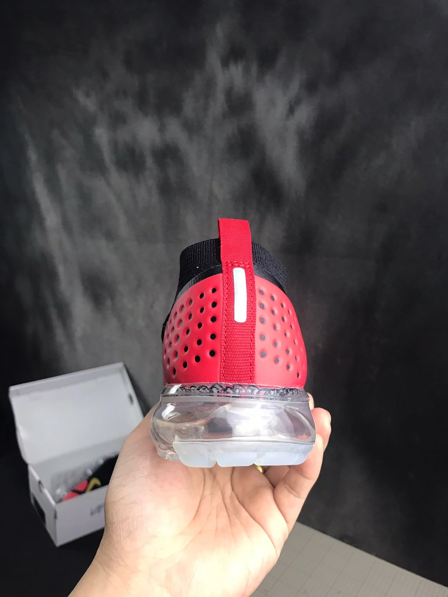 2018 942842 005 item:C-X000D0478