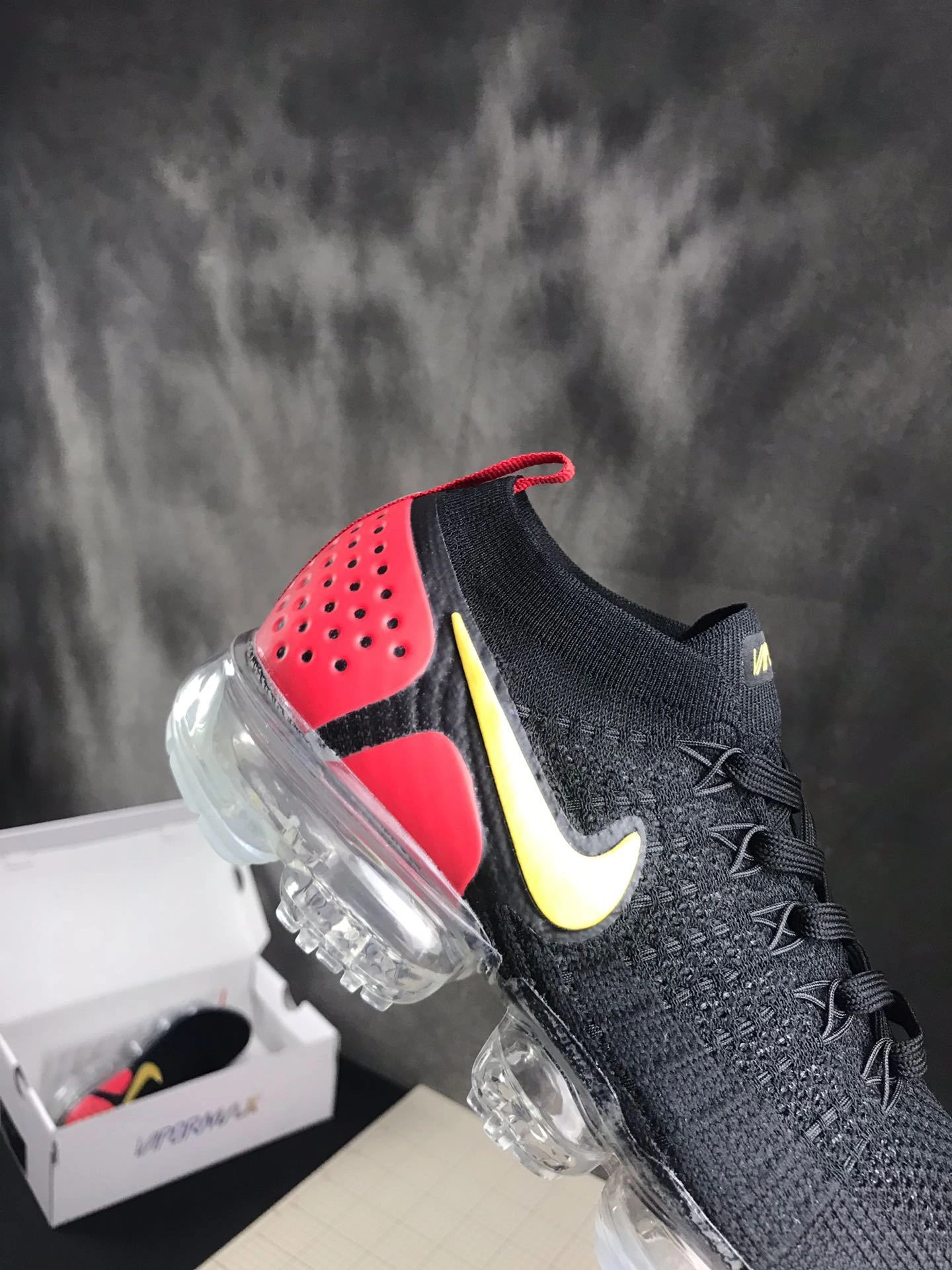 2018 942842 005 item:C-X000D0478