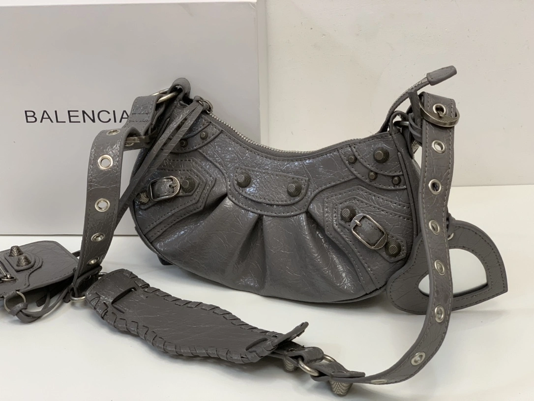218593i161 6713091VG9Y1404 cowhide item:DT-B000I2504