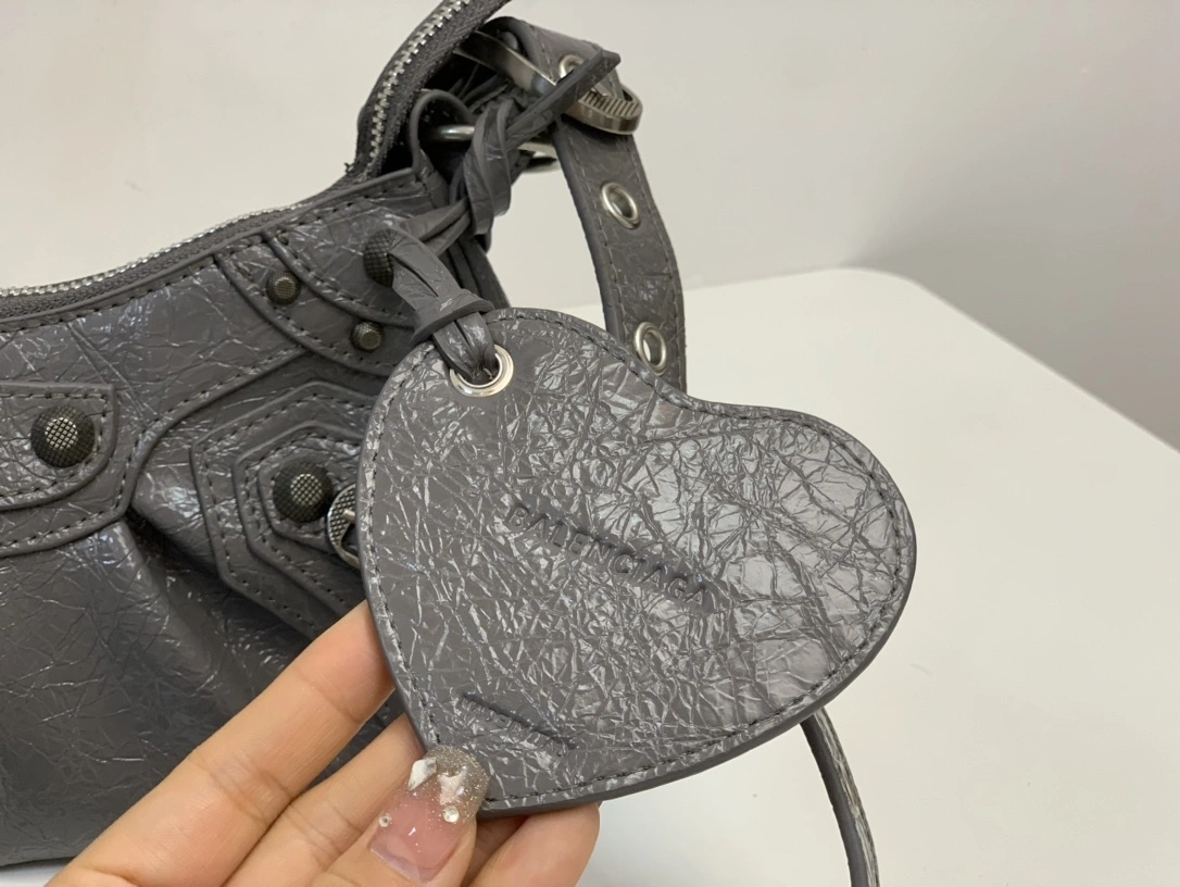 218593i161 6713091VG9Y1404 cowhide item:DT-B000I2504