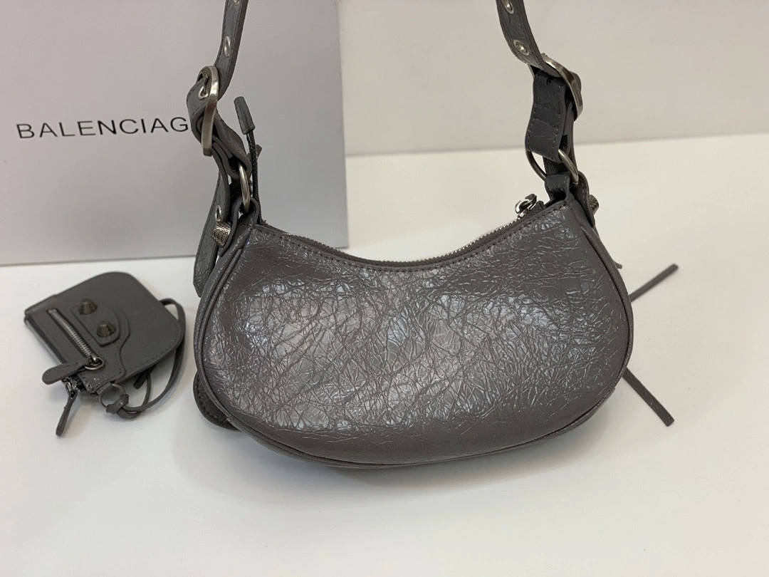 218593i161 6713091VG9Y1404 cowhide item:DT-B000I2504
