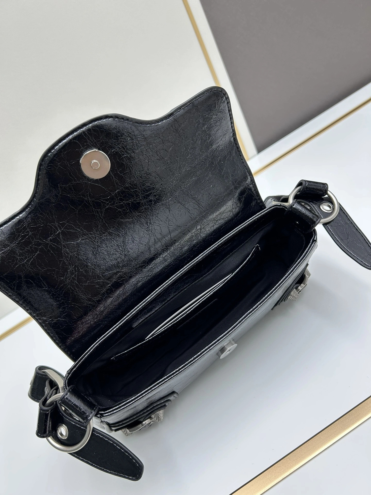 218593i161 7716701VG9Y1000 waxed skin item:DT-B225E2002