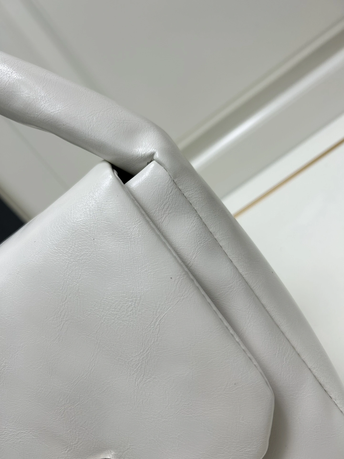 218593i161 7878962AA3Z9001 Calfskin item:DT-B225I2508