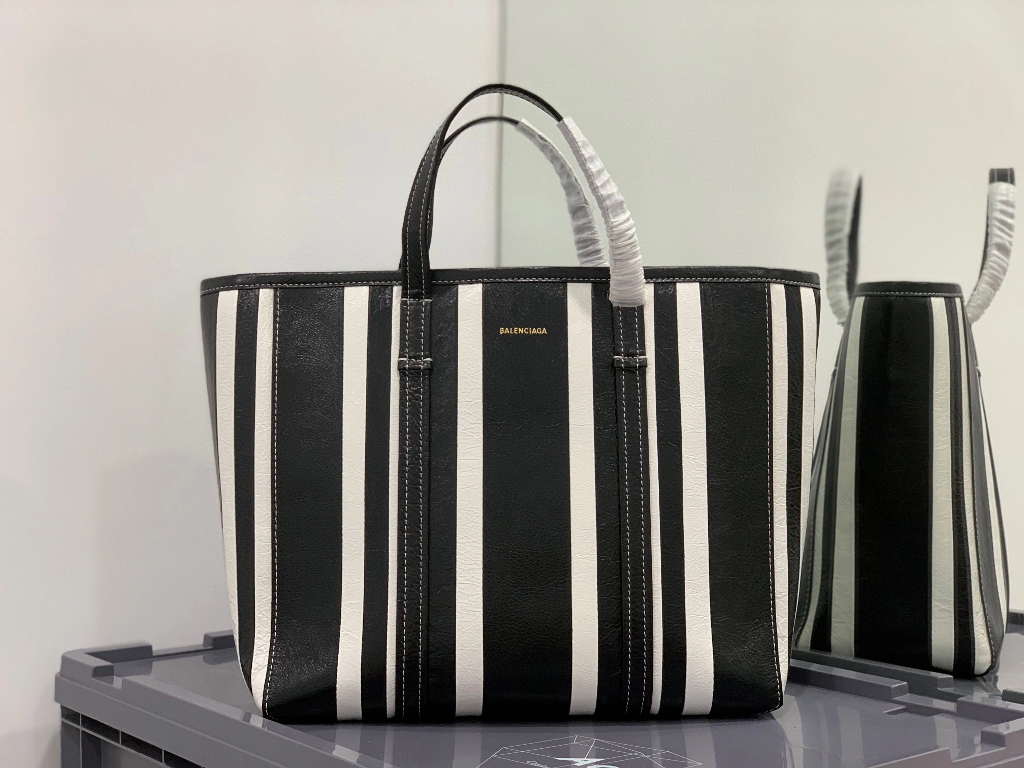 21SS tote 528147 item:B-B063A2419