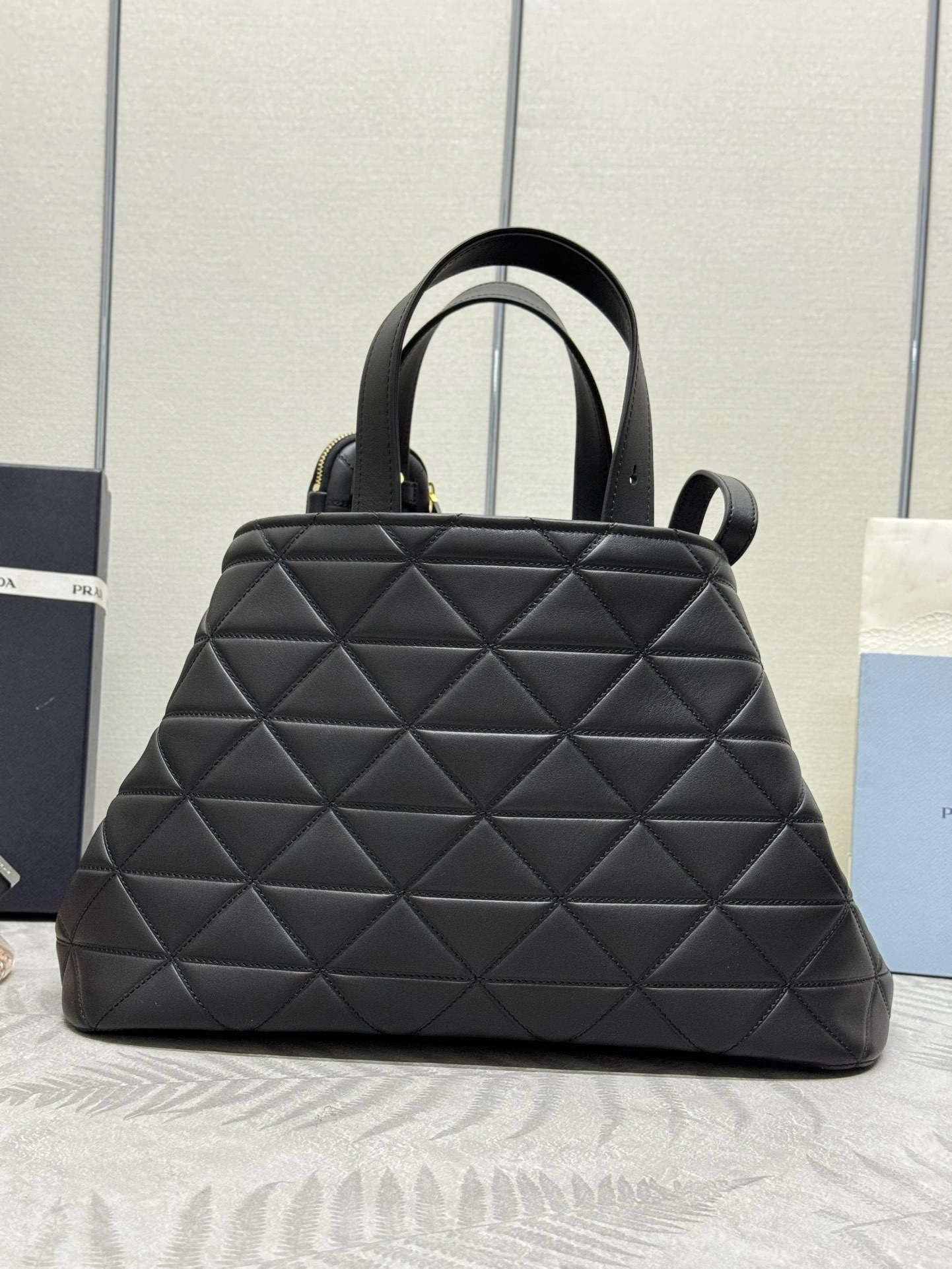MOMO-- Pr141 1BG547_2C53_F0002_V_T9I high quality version Matinee Calfskin sheepskin item:D-B000K1901
