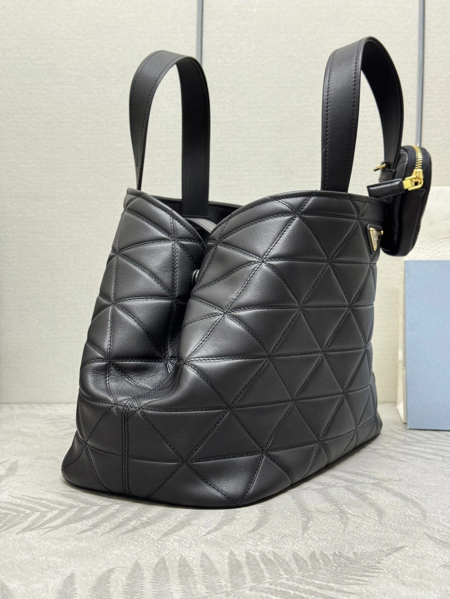 MOMO-- Pr141 1BG547_2C53_F0002_V_T9I high quality version Matinee Calfskin sheepskin item:D-B000K1901