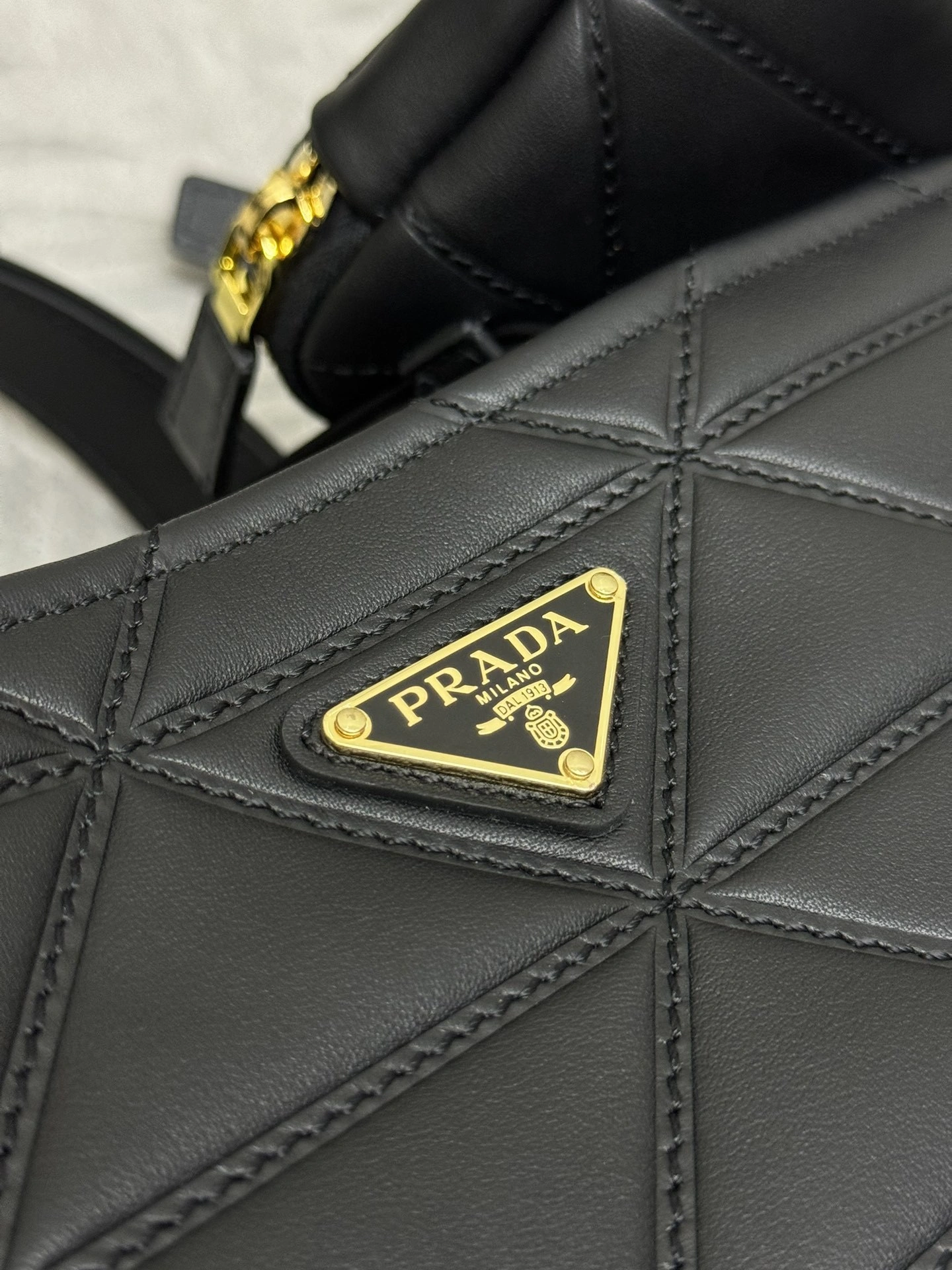 MOMO-- Pr141 1BG547_2C53_F0002_V_T9I high quality version Matinee Calfskin sheepskin item:D-B000K1901