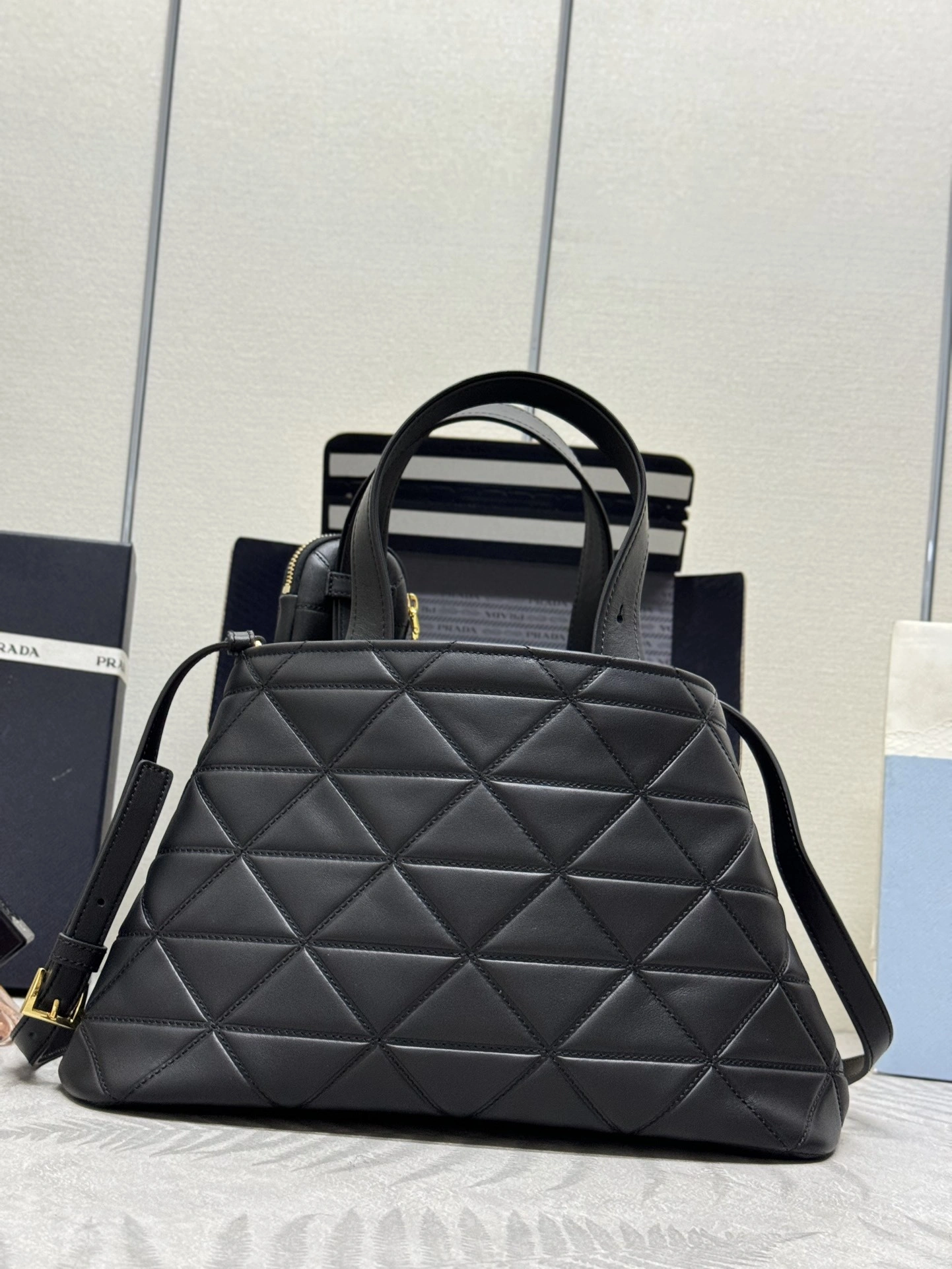MOMO-- Pr141 1BG545_2C53_F0002_V_T9I high quality version Matinee Calfskin sheepskin item:D-B000K1902