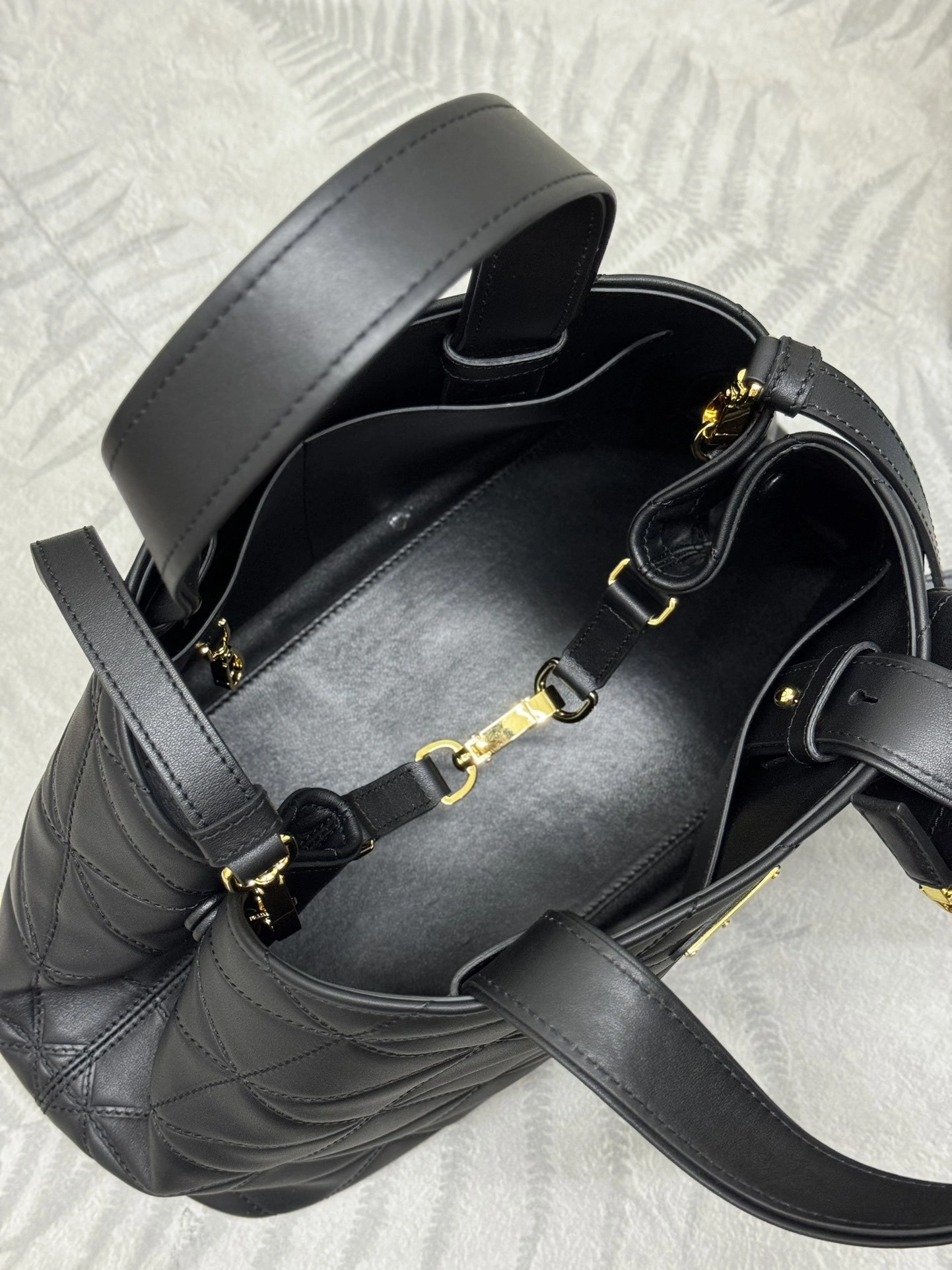 MOMO-- Pr141 1BG545_2C53_F0002_V_T9I high quality version Matinee Calfskin sheepskin item:D-B000K1902