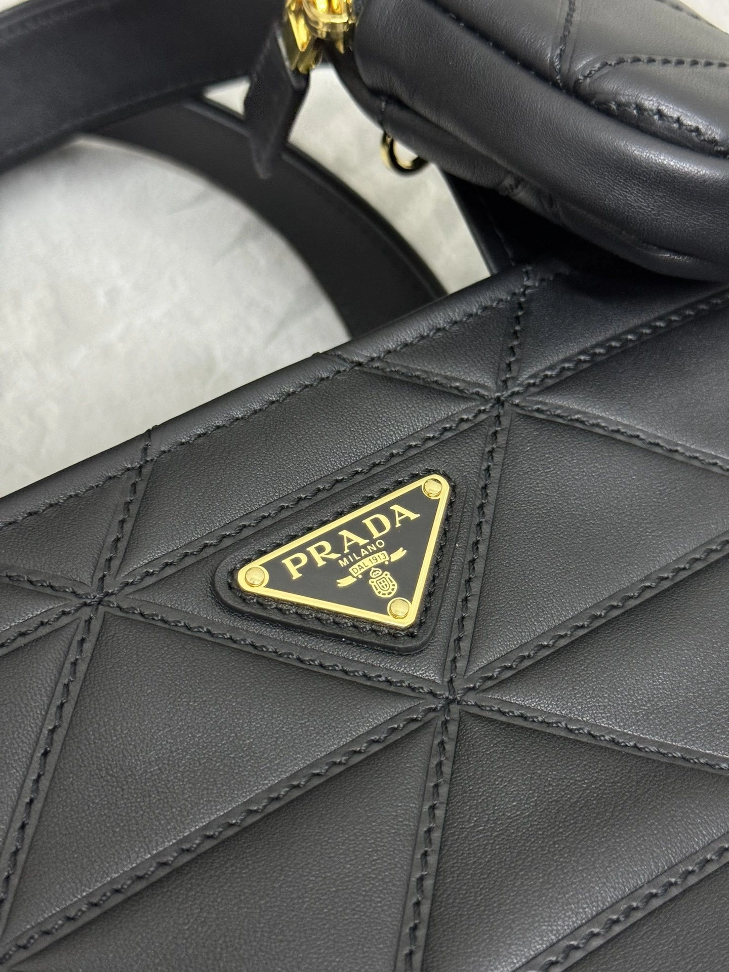 MOMO-- Pr141 1BG545_2C53_F0002_V_T9I high quality version Matinee Calfskin sheepskin item:D-B000K1902