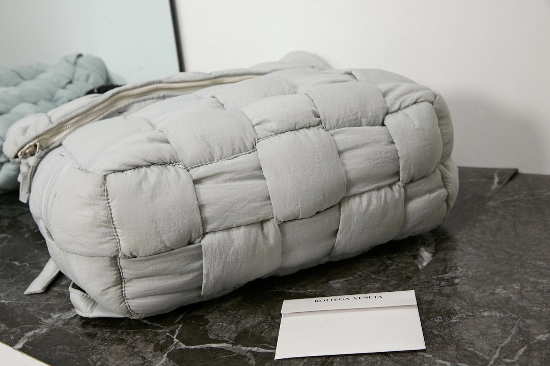 2Colour item:B-B063B0522-2