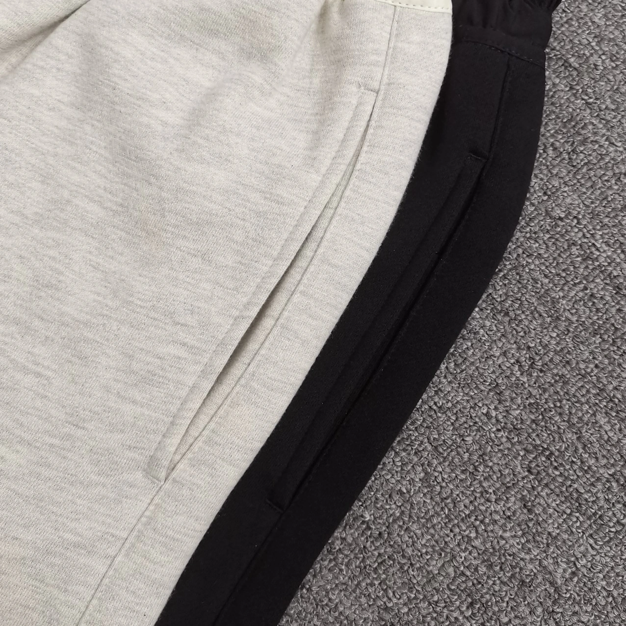 2Colour item:C-F477E1702-2