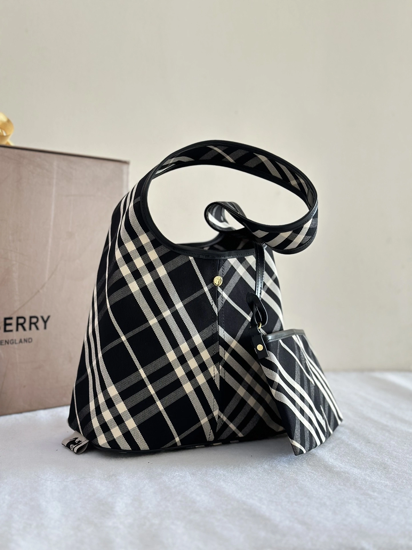 2ur25rry 80946791 Calfskin item:ET-B225A1205