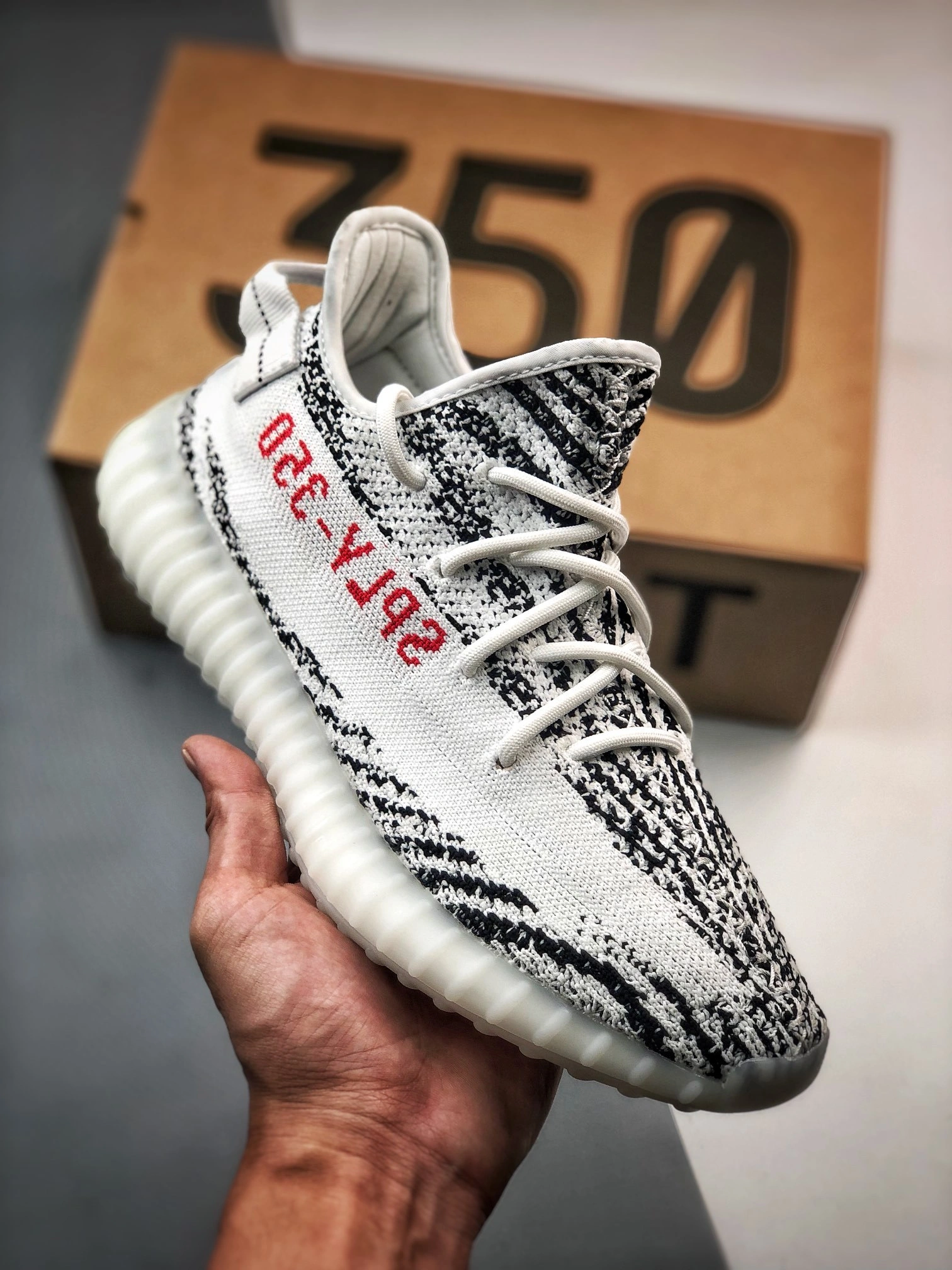 &350 Boost V2 "Zebra" CP9654 C-X067I0803V