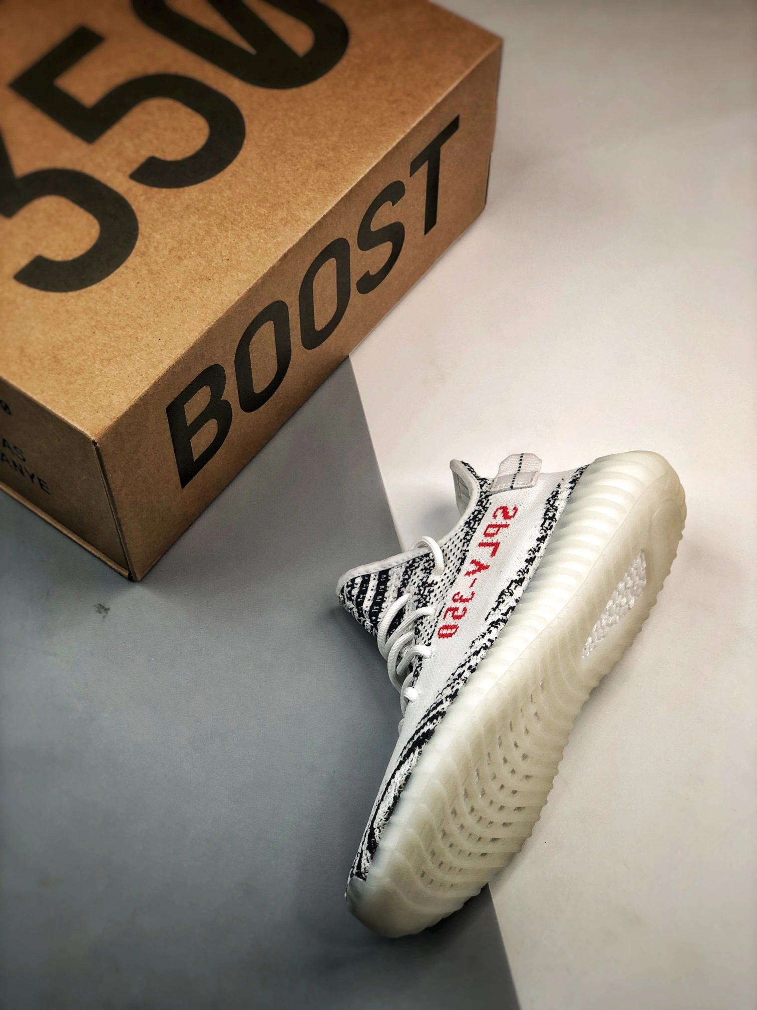 &350 Boost V2 "Zebra" CP9654 C-X067I0803V