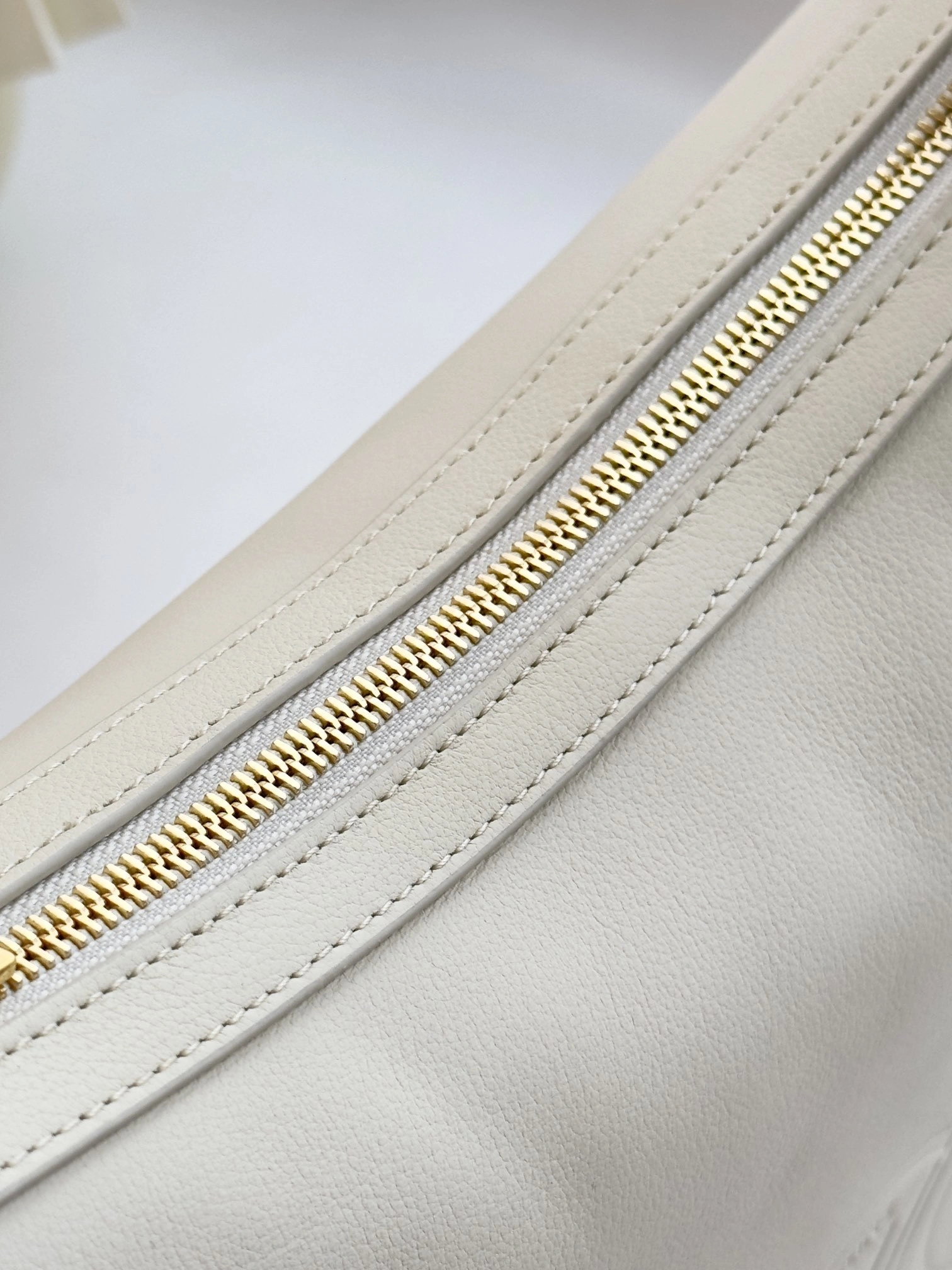 MOMO-- 358i95 114713FLH-01BC high quality version Heloise Cuir Triomphe item:E-B805J2475
