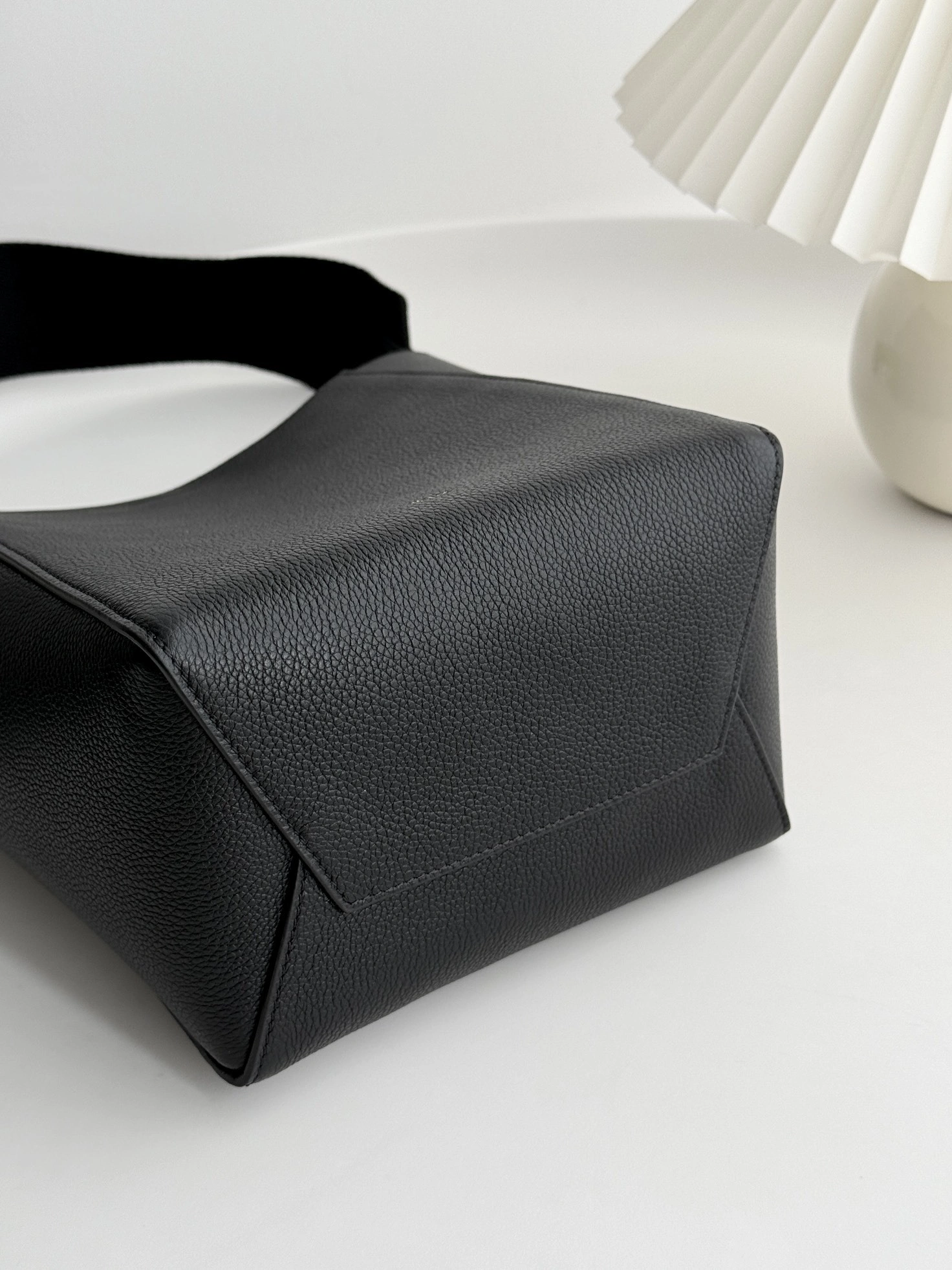 MOMO-- 358i95 189303AH4-38NO high quality version Sangle Bucket cowhide item:E-B805J2405