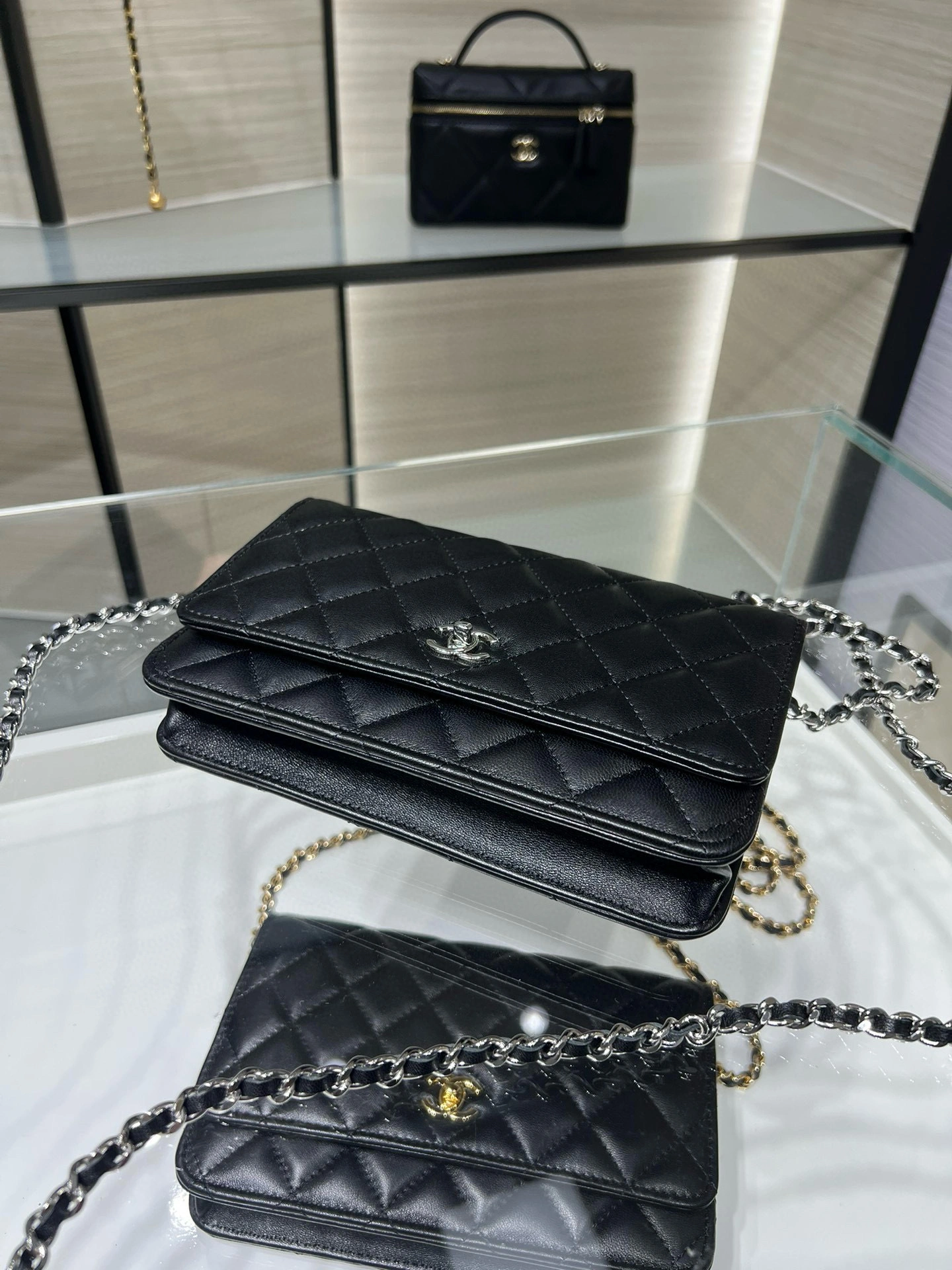 MOMO-- 3h1958 AP0250-Y01480-C3906 high quality version Ohanel sheepskin item:E-B000J1901