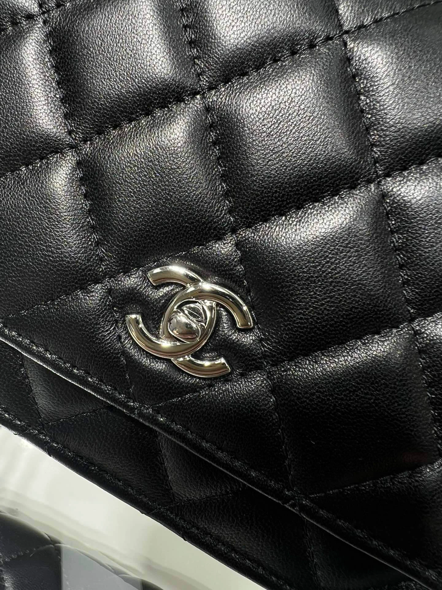 MOMO-- 3h1958 AP0250-Y01480-C3906 high quality version Ohanel sheepskin item:E-B000J1901