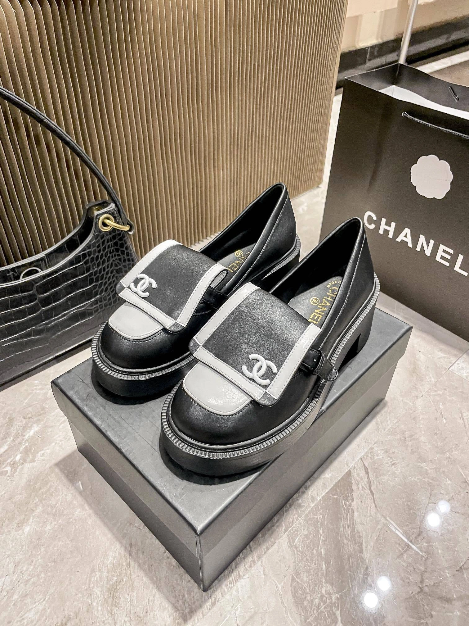 3h1958 G45769B17121NZ435-65C Heel height：5CM item:ET-X234E0789W