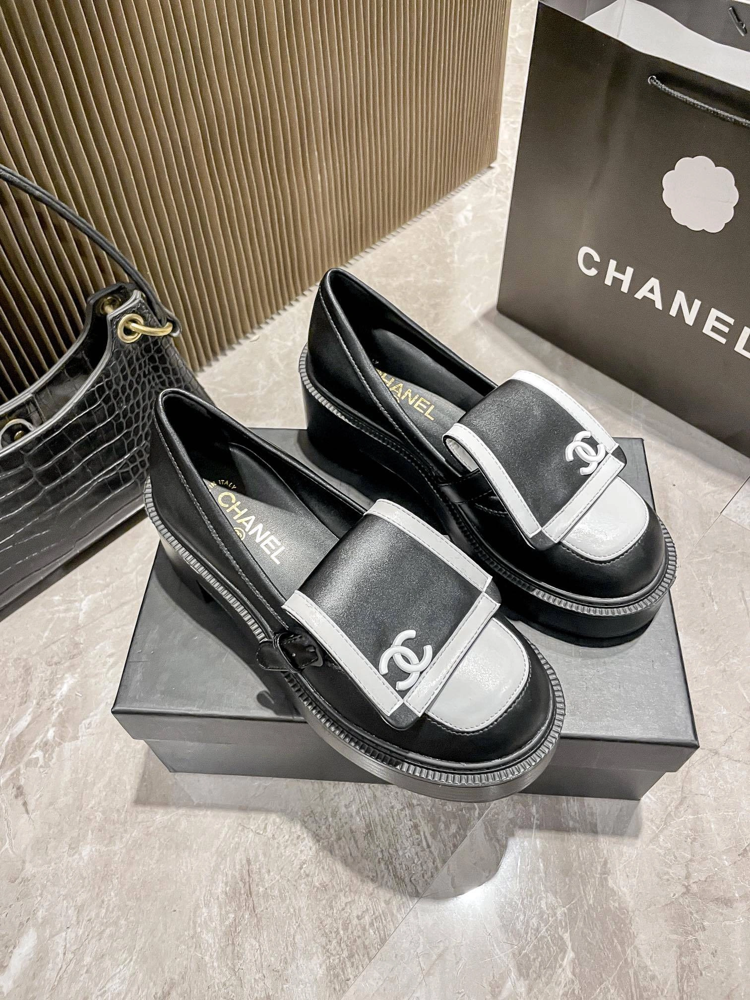 3h1958 G45769B17121NZ435-65C Heel height：5CM item:ET-X234E0789W