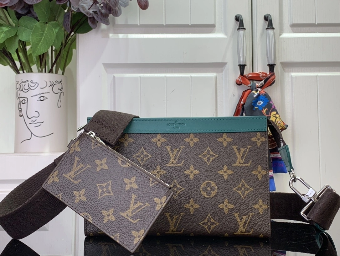 MOMO--8V M12814 high quality version Gaston Wearable Wallet cowhide Colormania item:E-B063C0237