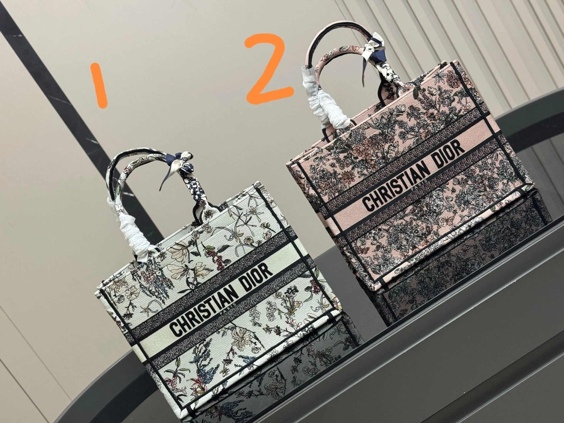 4ior M1296ZEKI-M45E M1296ZEXP-M10I book tote 2colour item:ET-B264I2420