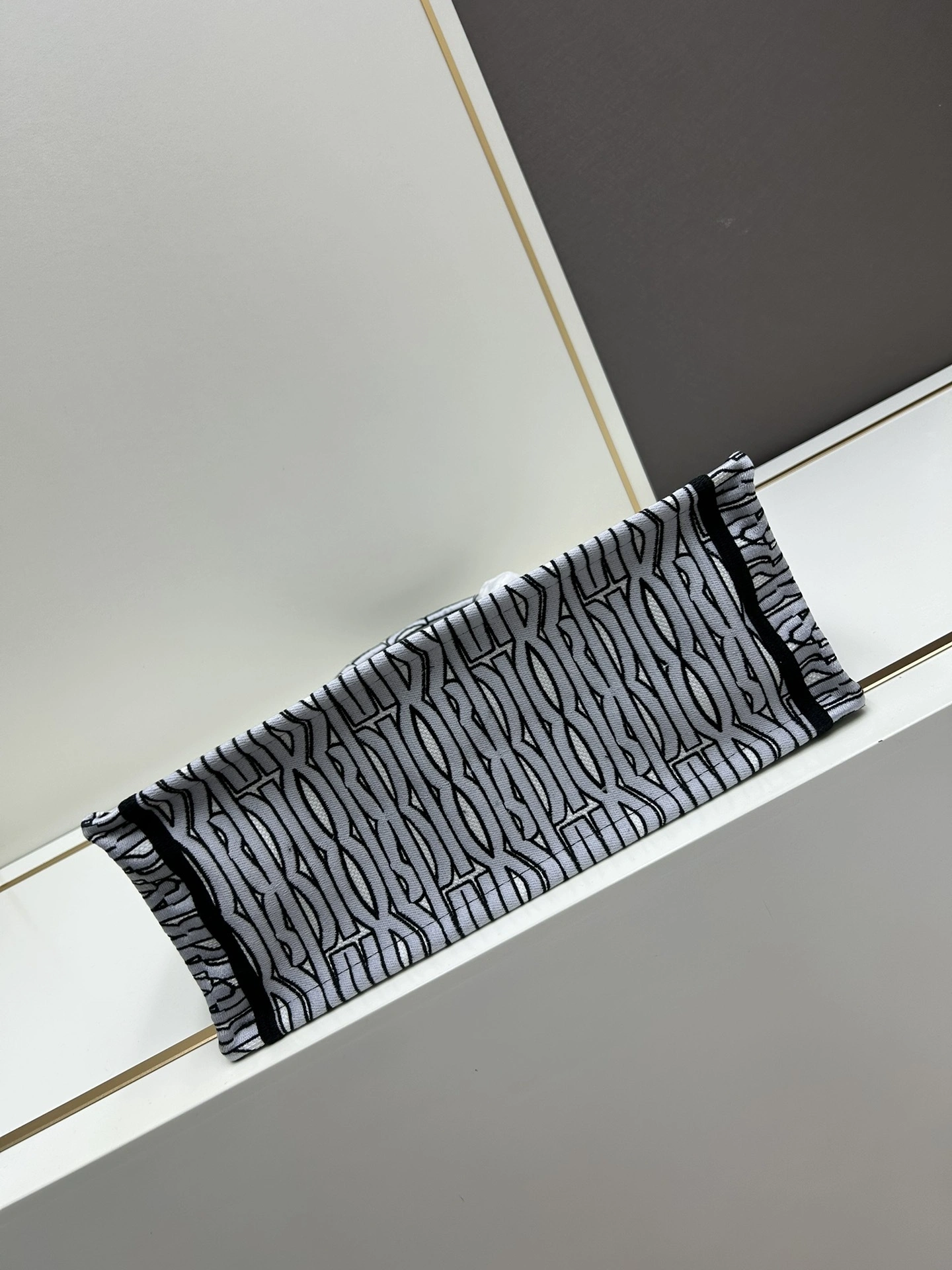 4ior M1296ZEZE-M44W Book Tote item:DT-B225H0156