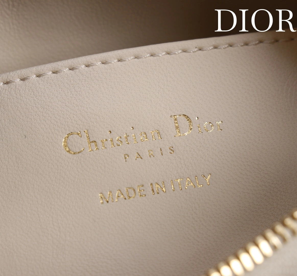 MOMO--4ior S5253UHAG-M70U high quality version 30 Montaigne sheepskin item:E-B000L2003T