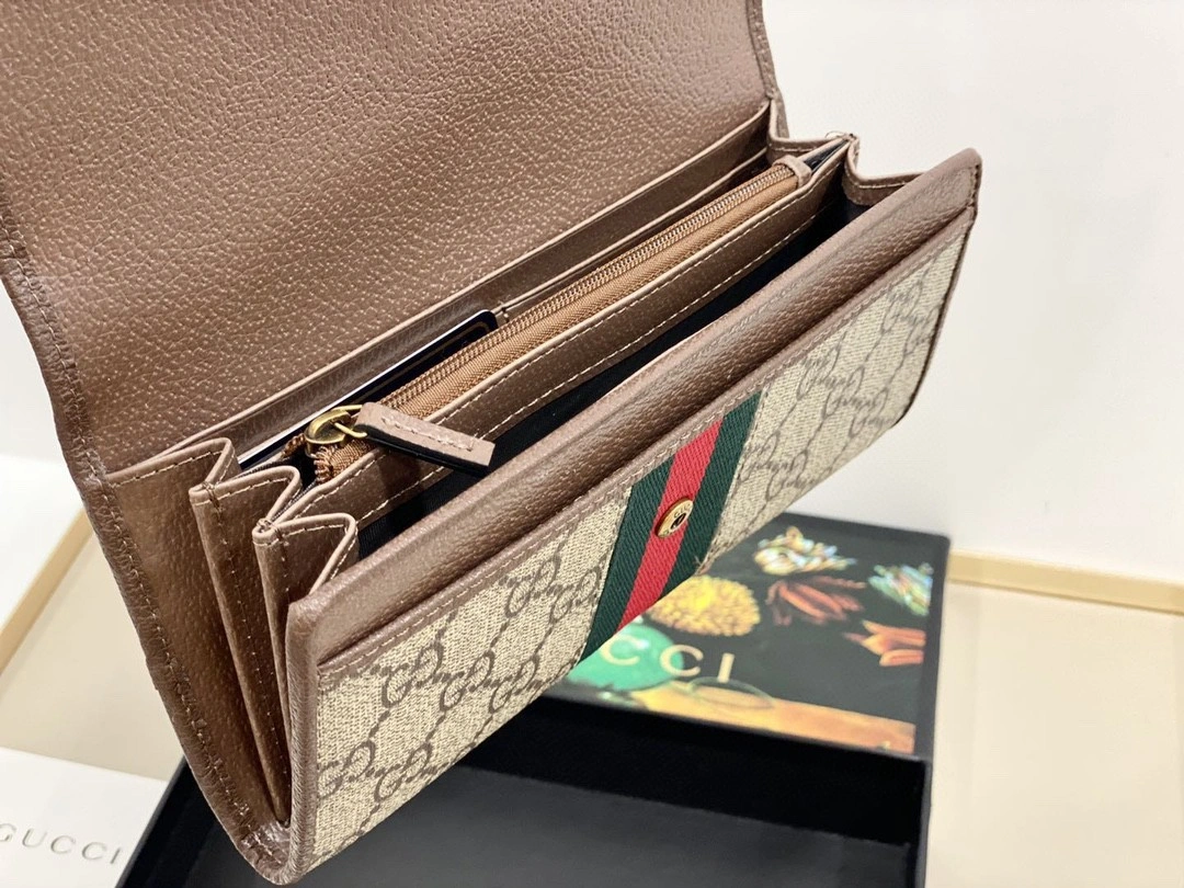 557803 Calfskin item : BT-B225C1956