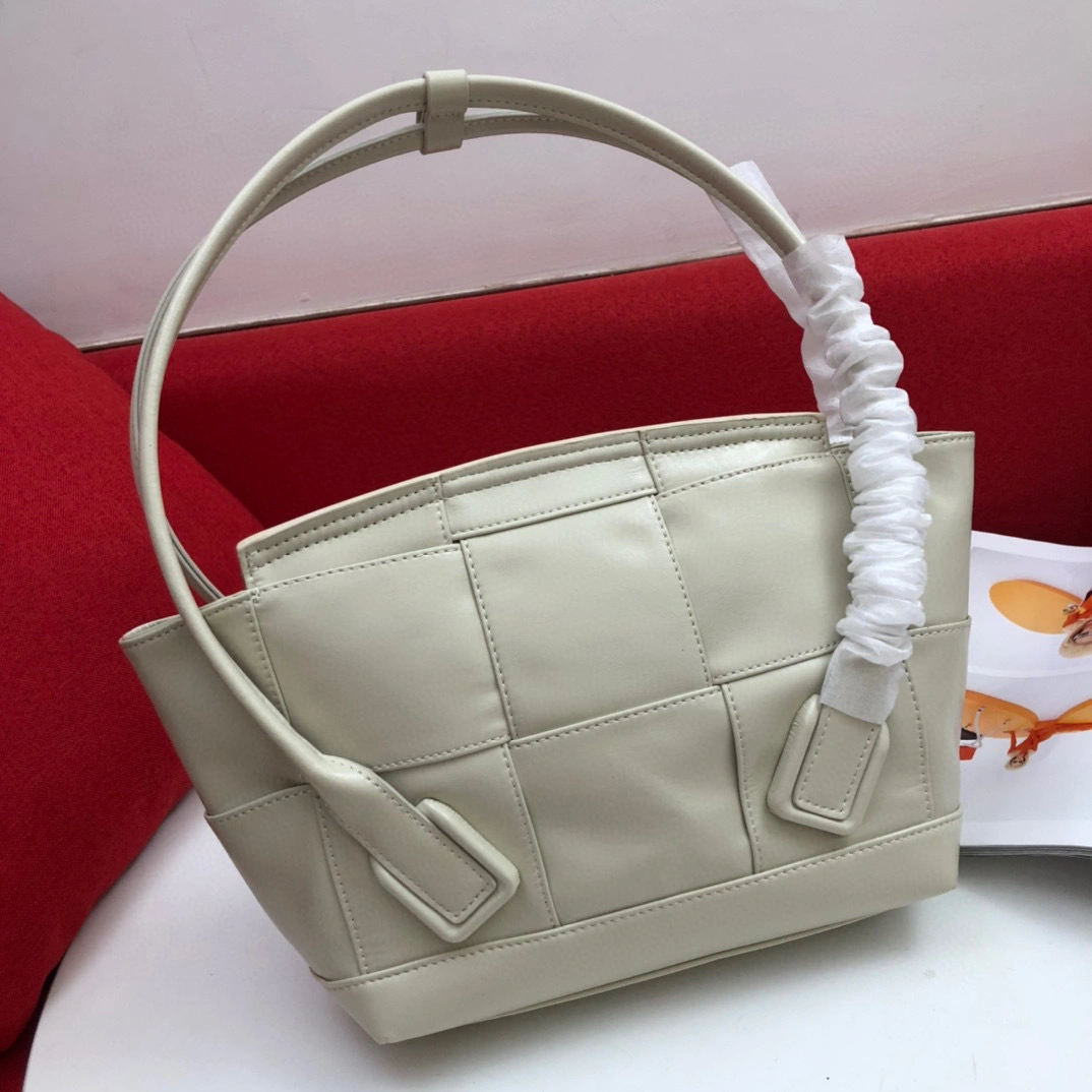 575943VCP119033 Calf leather item:B-B202B0417