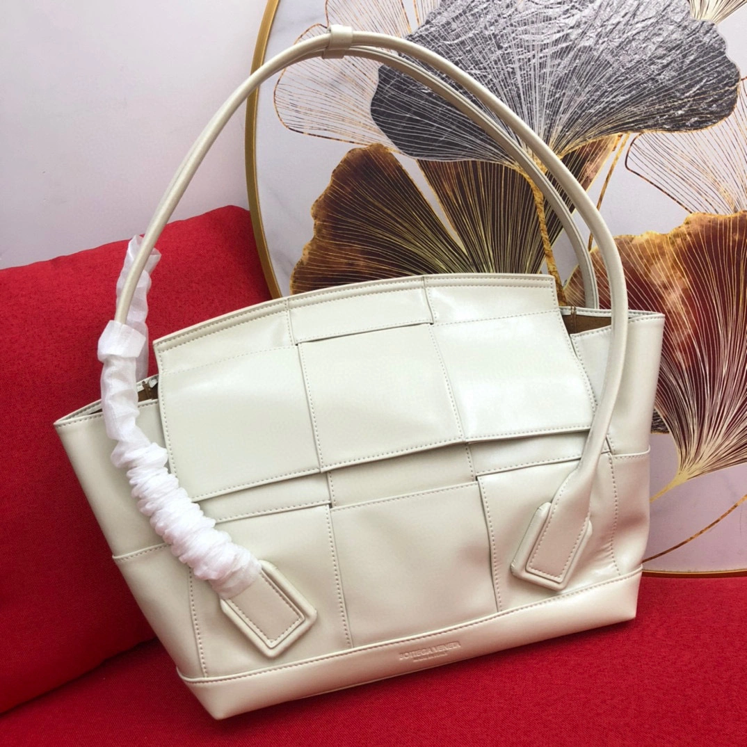 575943VCP119033 Calf leather item:B-B202B0417